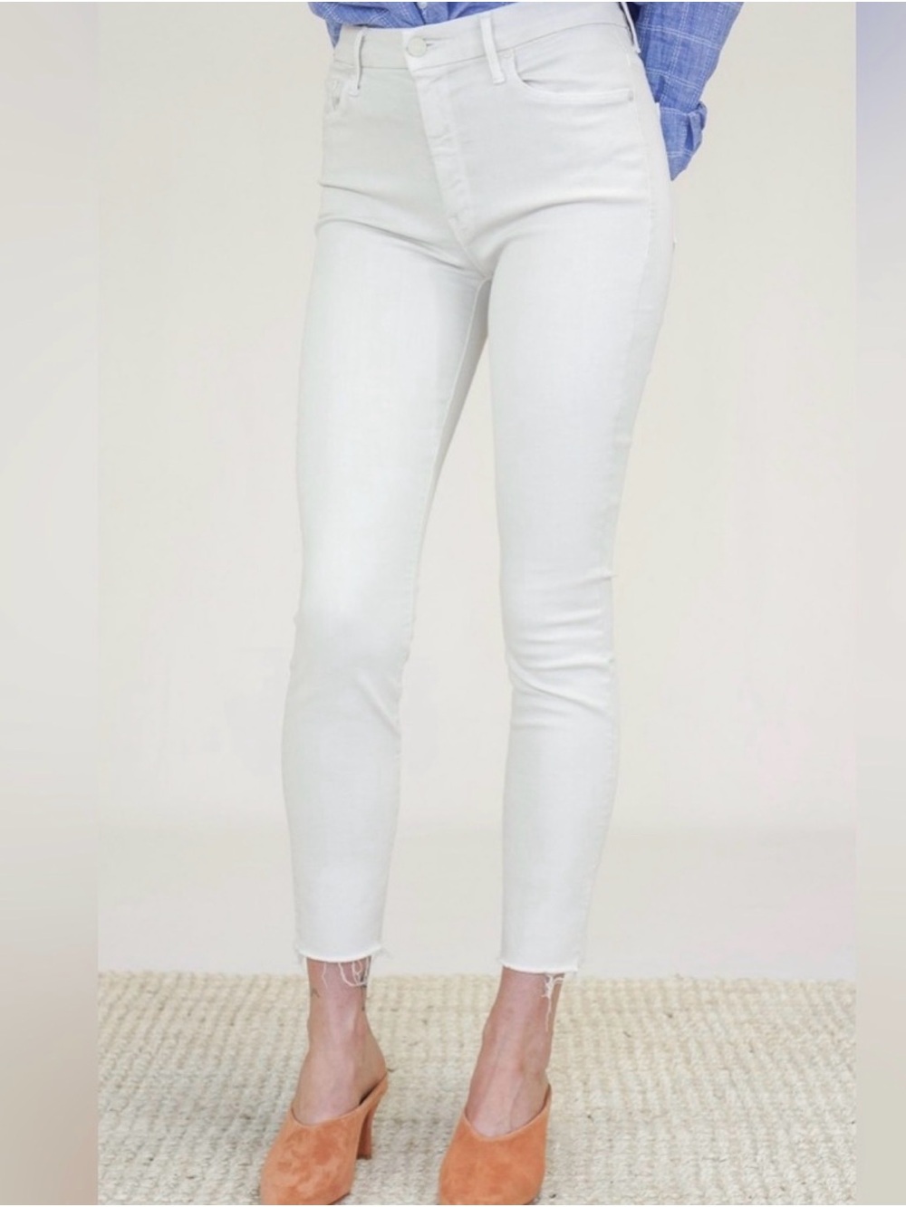 MOTHER High Waisted Looker Ankle Fray Jean